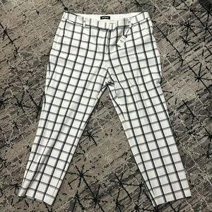 Express Columnist dress pants in 16R plaid off white and black